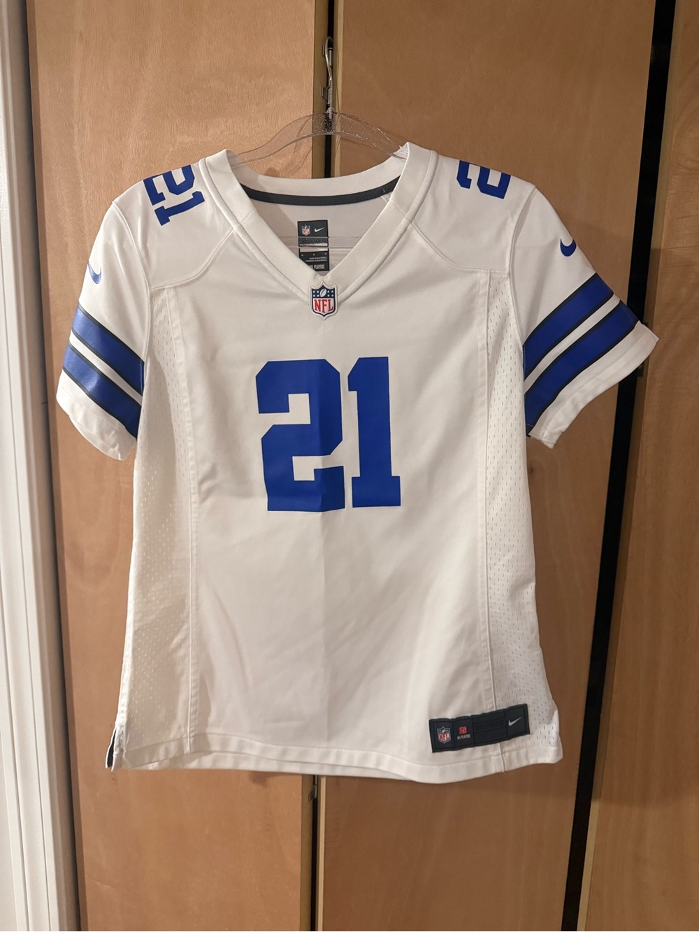 Official Nike Dallas Cowboys women’s Jersey White #21 - Ezekiel Elliott EUC